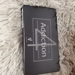Younique Addiction Eyeshadow Palette 4